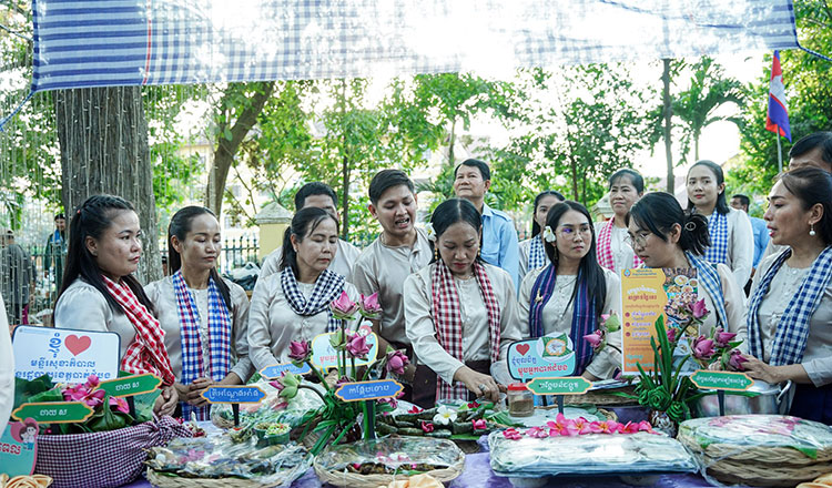  Battambang holds food fair to mark UNESCO status