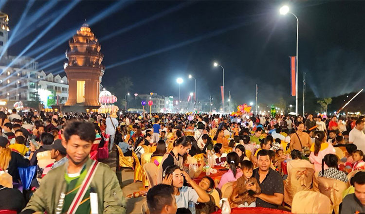  Factors that attracted more than 350,000 tourists to Battambang during New Year’s Eve