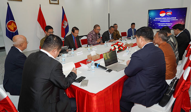  Indonesian Embassy holds roundtable discussion on ties