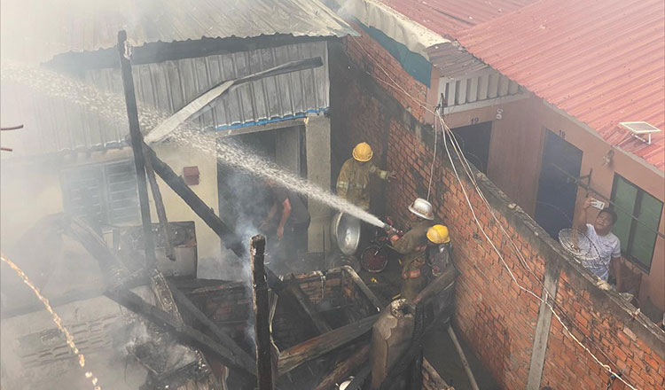  Fire destroys 11 houses, damages 3 in Russei Keo