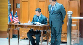 សម្តេចមហាបវរធិបតី ហ៊ុន ម៉ាណែត នាយករដ្ឋមន្ត្រីនៃព្រះរាជាណាចក្រកម្ពុជា អញ្ជេីញជួបជាមួយ ឯកឧត្តម YB Tan Sri Dato’ (Dr.) Johari bin Abdul ប្រធានរដ្ឋសភាម៉ាឡេស៊ី ក្នុងជំនួបសម្តែងការគួរសម និងពិភាក្សា ការងារ