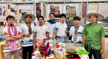 និស្សិតកម្ពុជាដែលកំពុងសិក្សានៅសាកលវិទ្យាល័យ តអៀហ្វ(Taif University) នៃប្រទេសអារ៉ាប៊ីសាអ៊ូឌីត បានចូលរួមពិព័រណ៍ វប្បធម៌អន្តរជាតិ