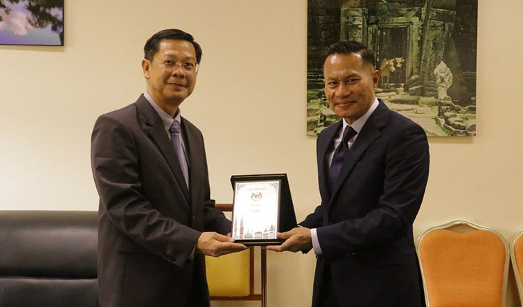  Director-General of ANA meets with Malaysian Ambassador to Cambodia