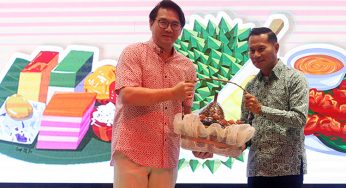 Malaysians, Cambodians connect through love of durian